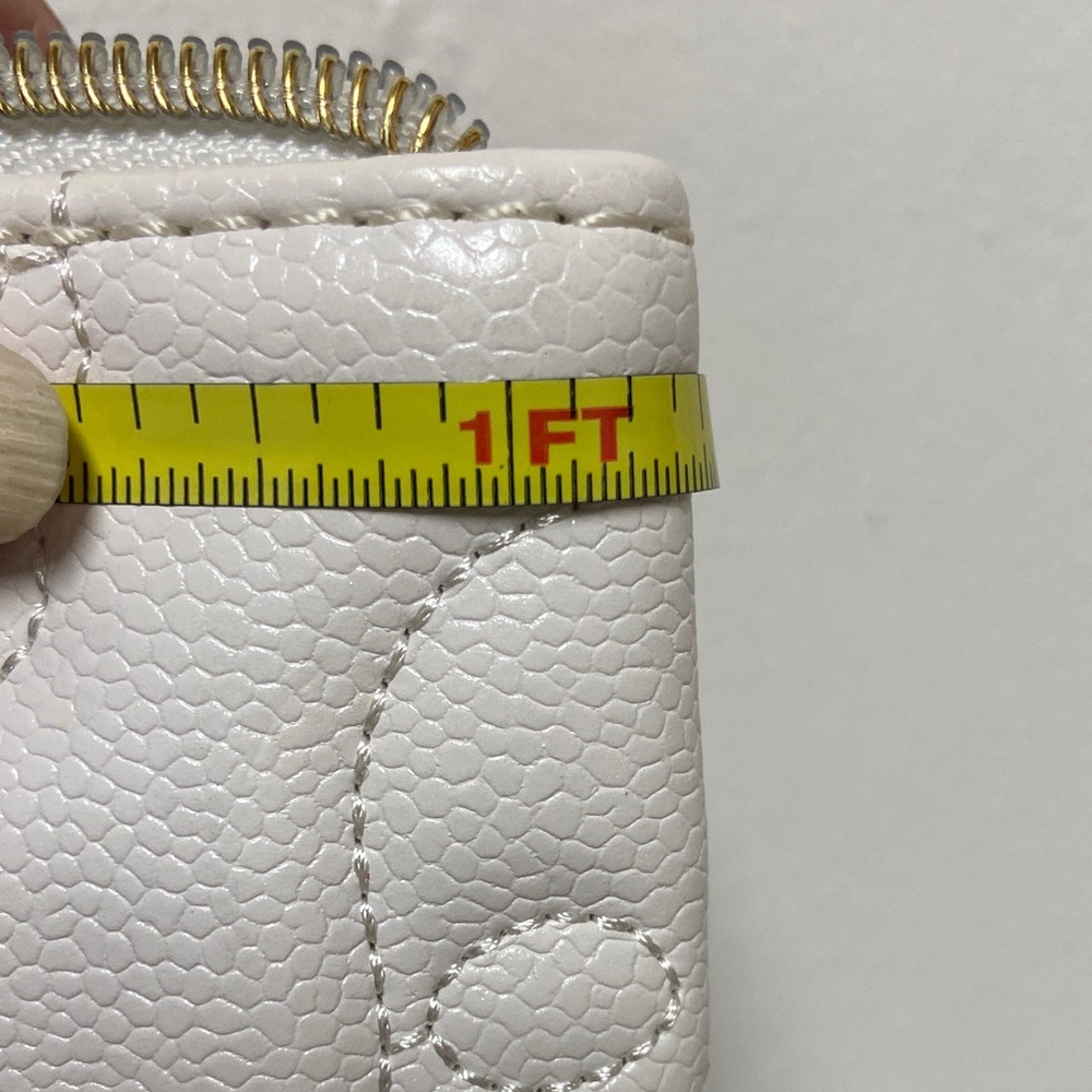 Betsey Johnson White Skull Embossed Wristlet - Picture 3 of 4